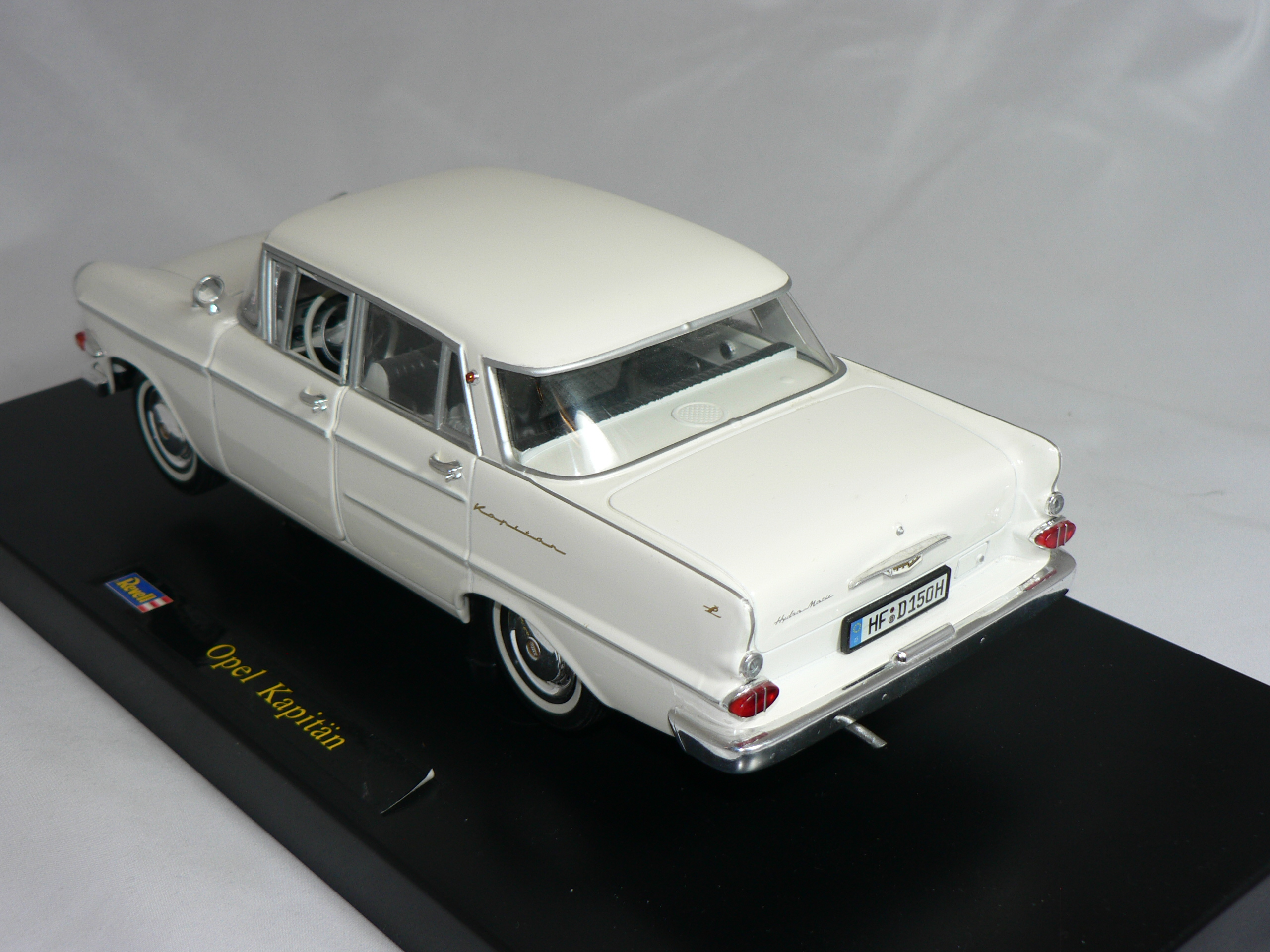 Opel Kapitän 1959 1:18 Revell - 2