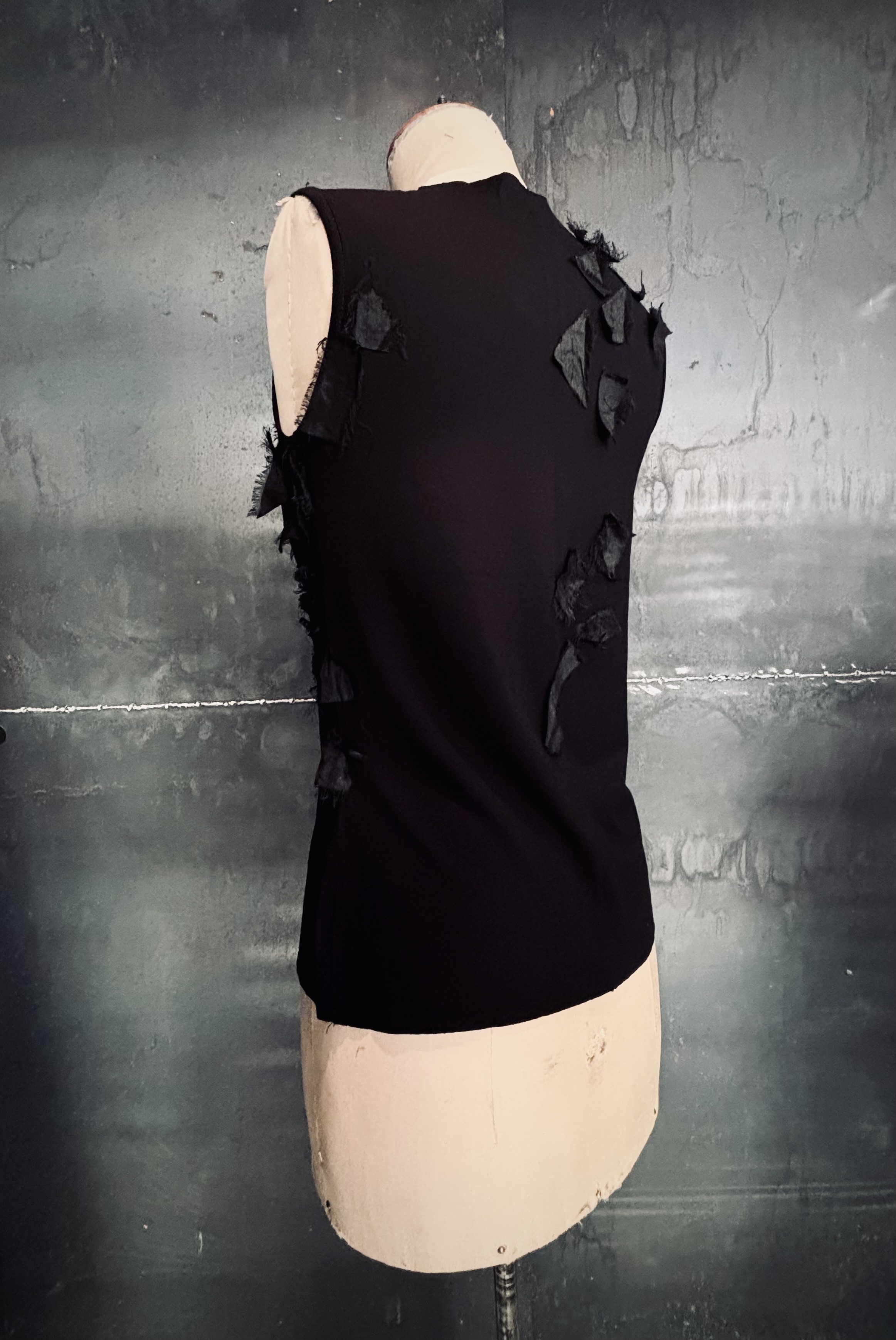 FRAGMENT-  SLEEVELESS TOP - 2