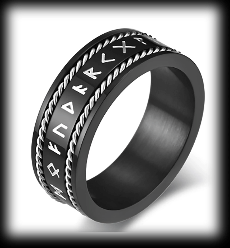 8 mm. Snygg runring i svart rostfritt stål med runraden.