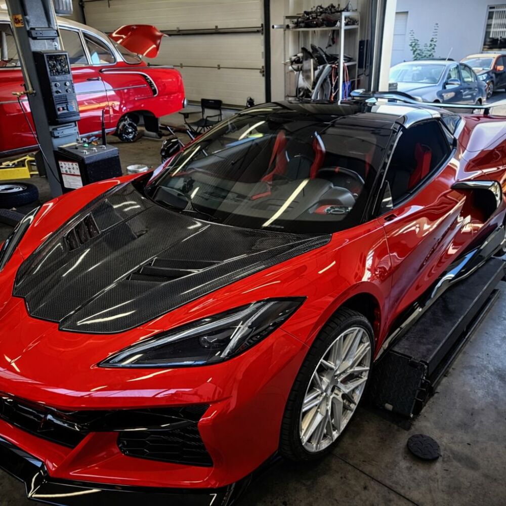 Carbon Fiber Hood (CHEVROLET CORVETTE C8 2020–2026)