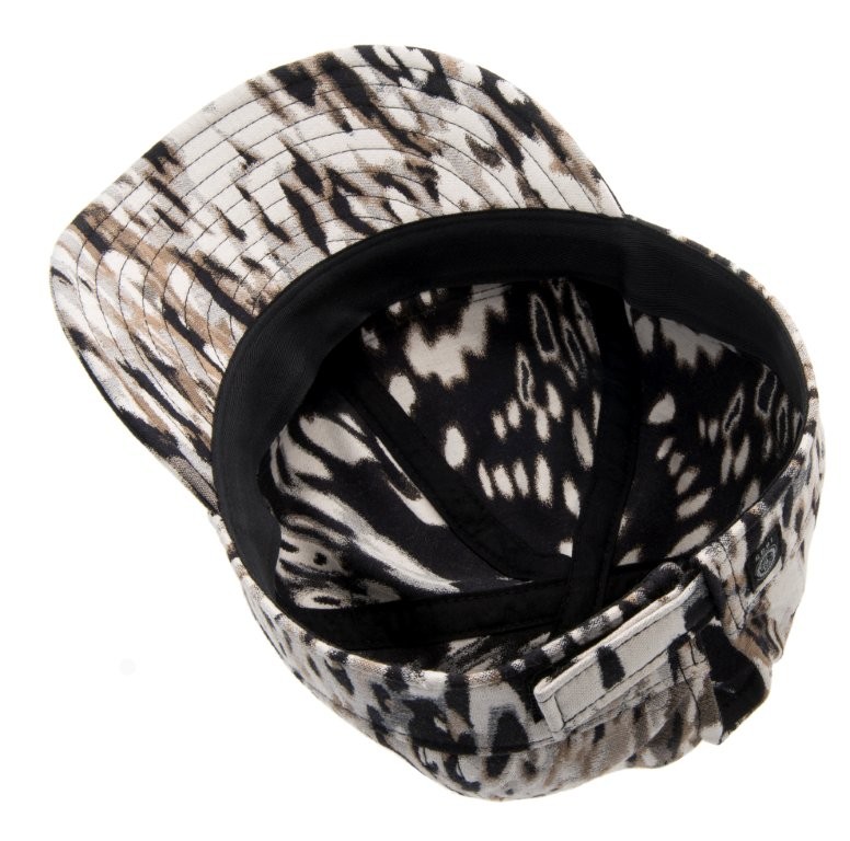 Laura Leopard, White, från CTH Ericson säljs på Hospitalsgatan  - 3
