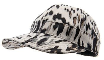 Laura Leopard, White, från CTH Ericson säljs på Hospitalsgatan 