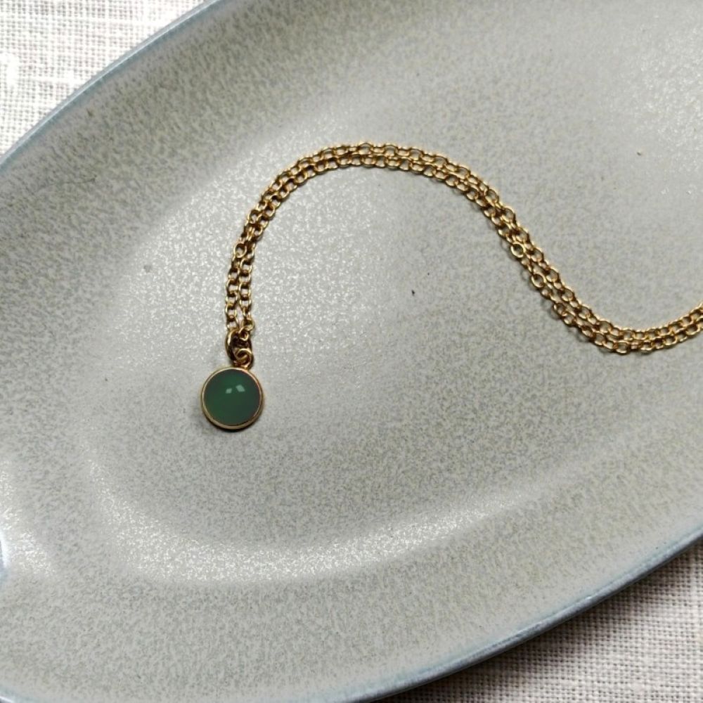 IAMLUND Dew halsband grön onyx guld - 2