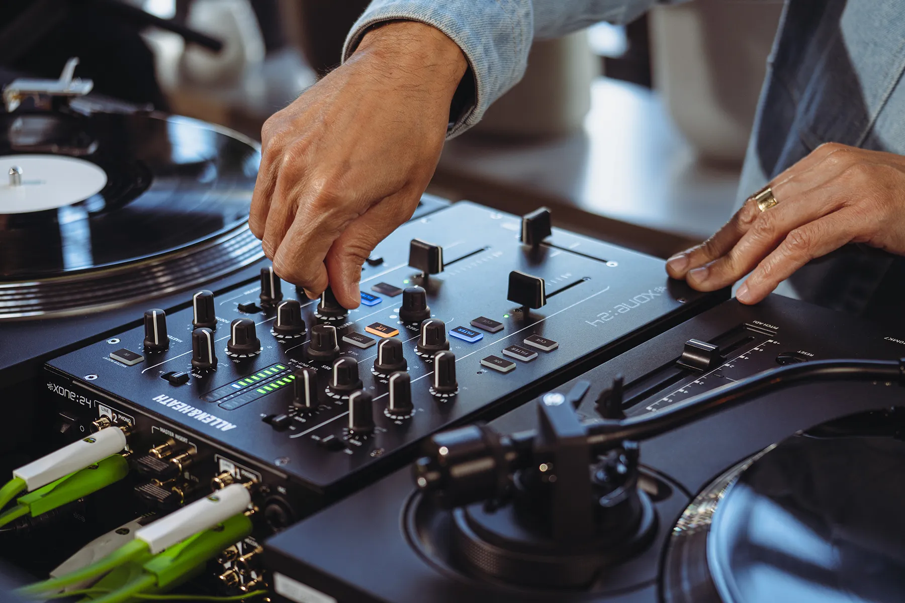 A&H Xone:24 DJ Mixer - 9