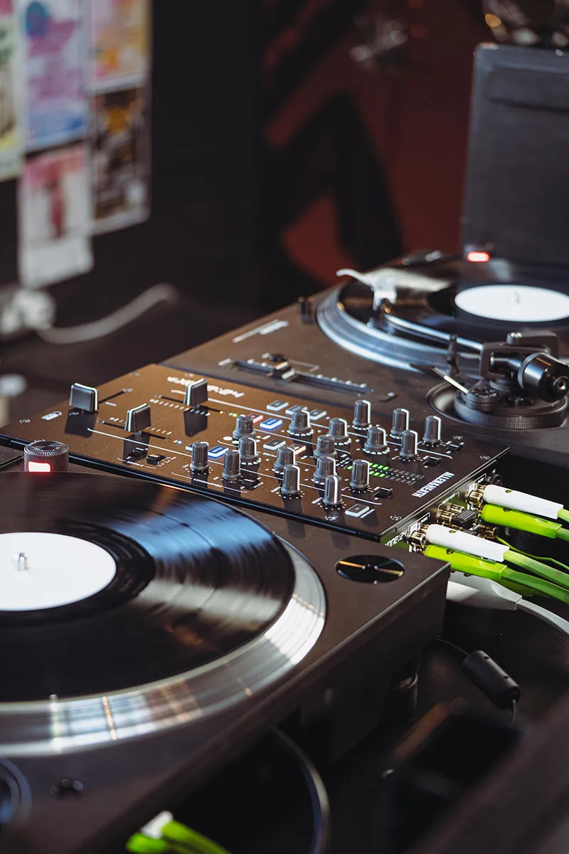 A&H Xone:24 DJ Mixer - 7