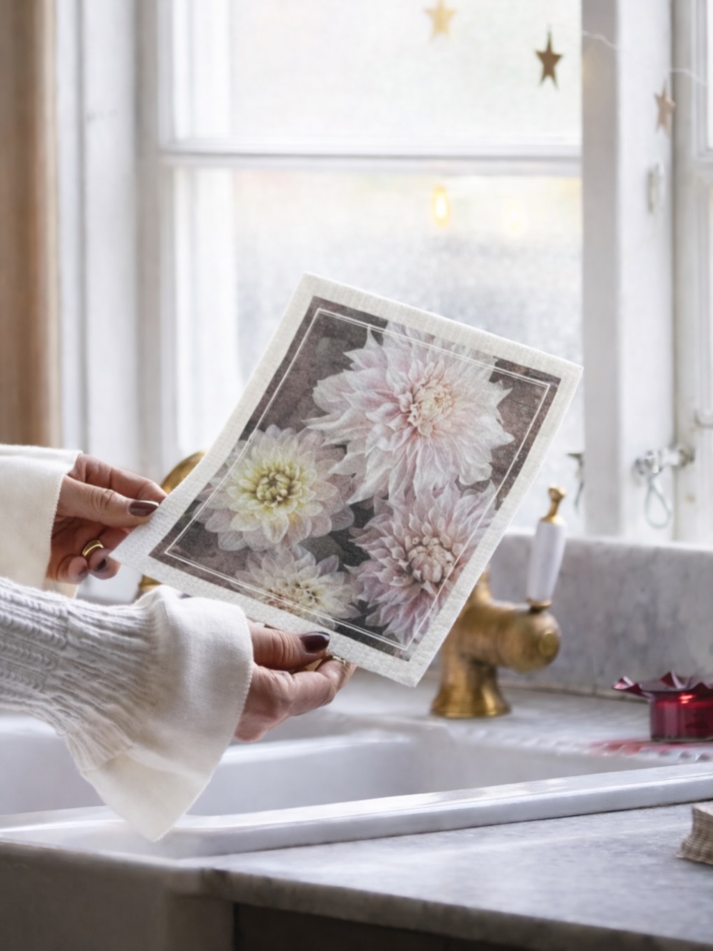 Disktrasa med fyra dahlior