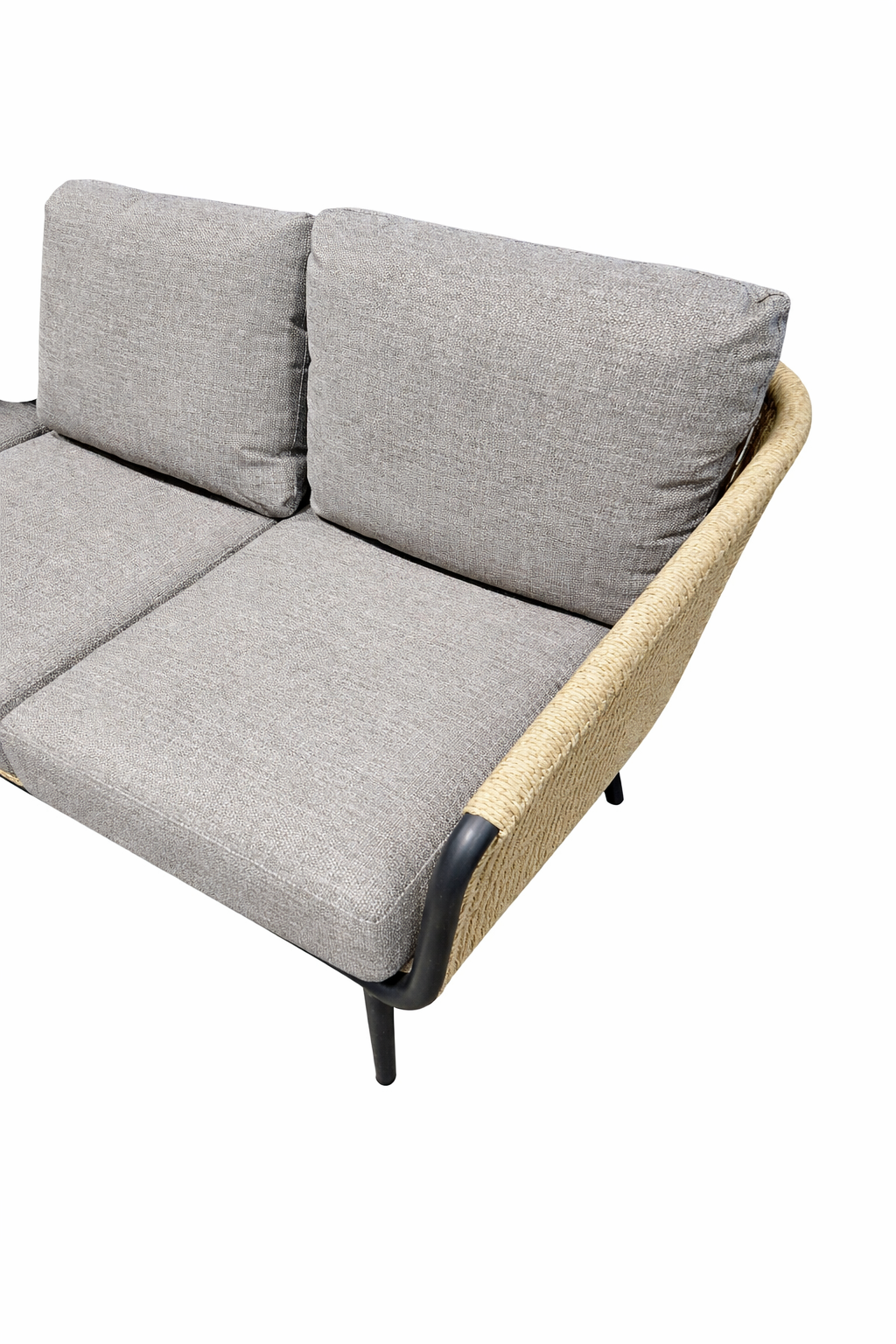 Detaljbild av Vara hörnsoffa med tvistad konstrotting, antracitfärgad aluminiumram och gråbeige allvädersdynor.