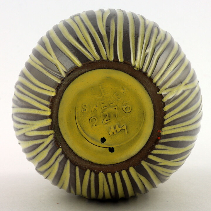 Ingrid Atterberg (Tricorn 1967) Modern Triangular Vase 11 cm