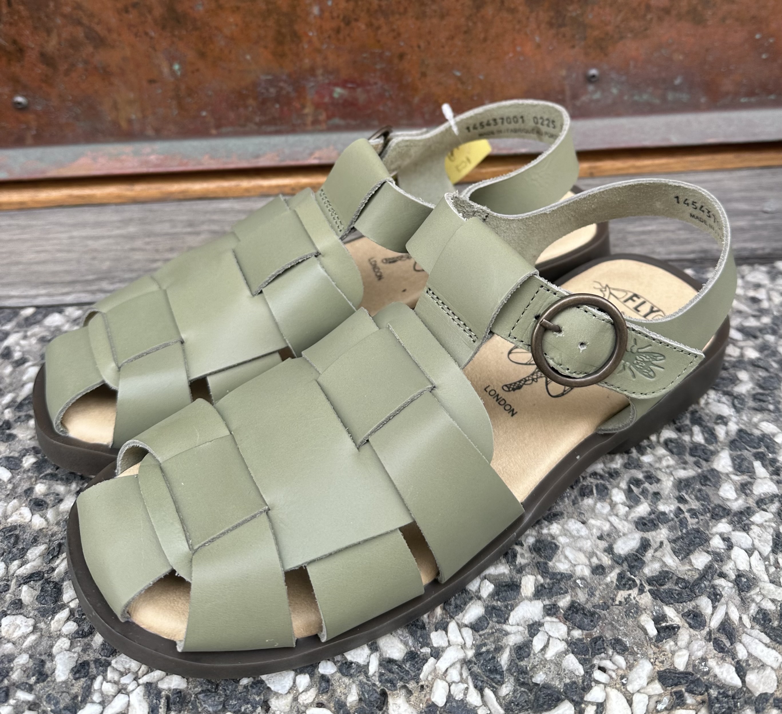Sandalen Ared från Fly London, smog - 2
