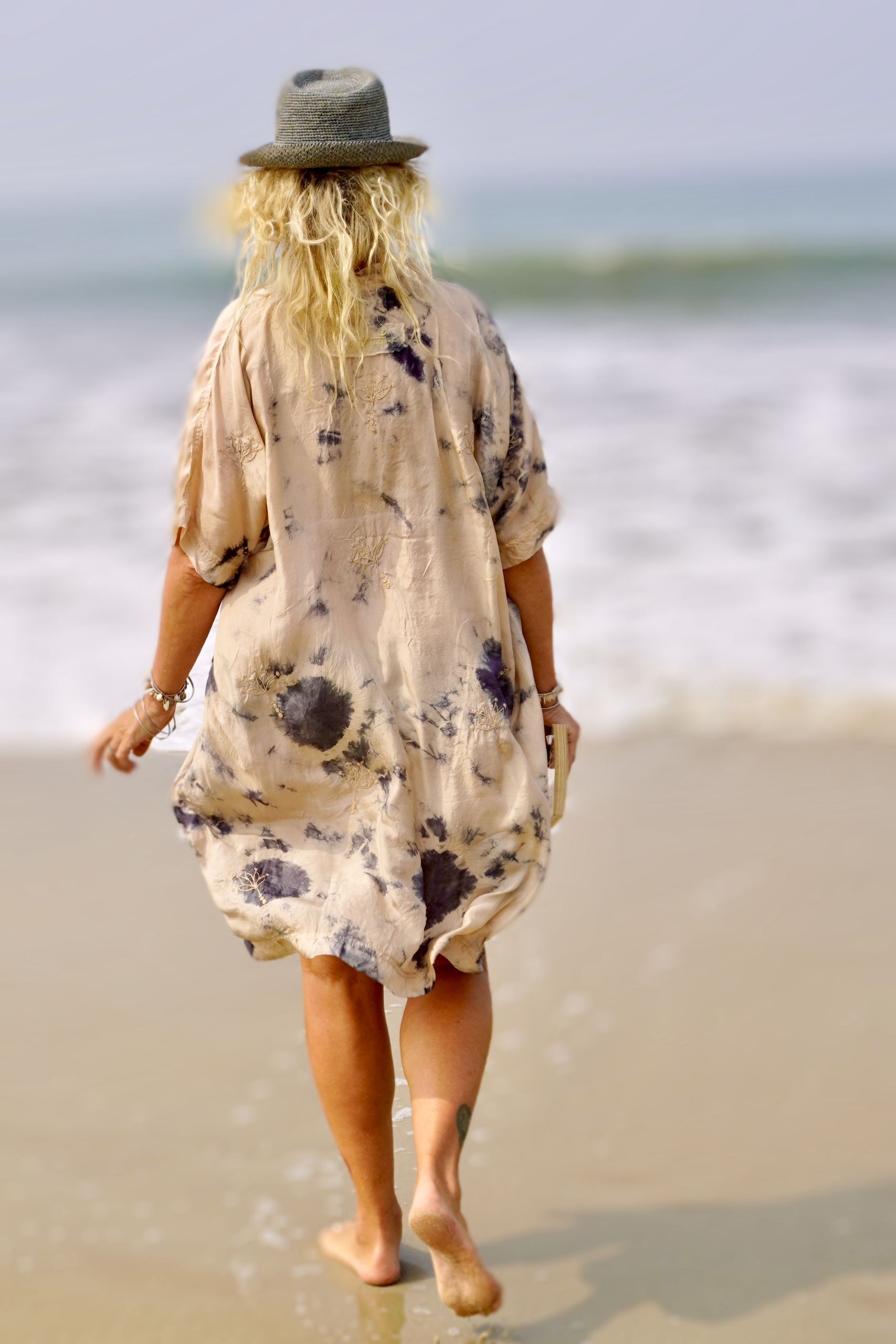 VANESSA  SILK  DRESS LOTUS SAND CHARCOAL 