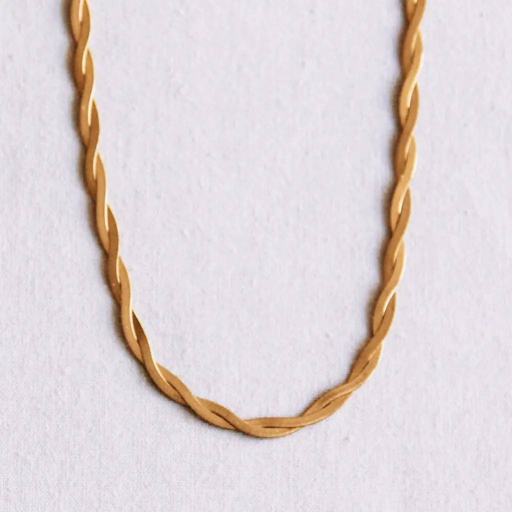 Flätat halsband