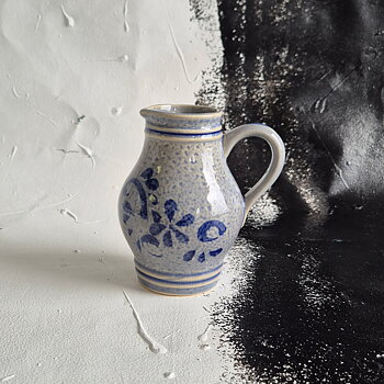 vintage KANNA i gråblått med blått mönster, h 12,5 cm