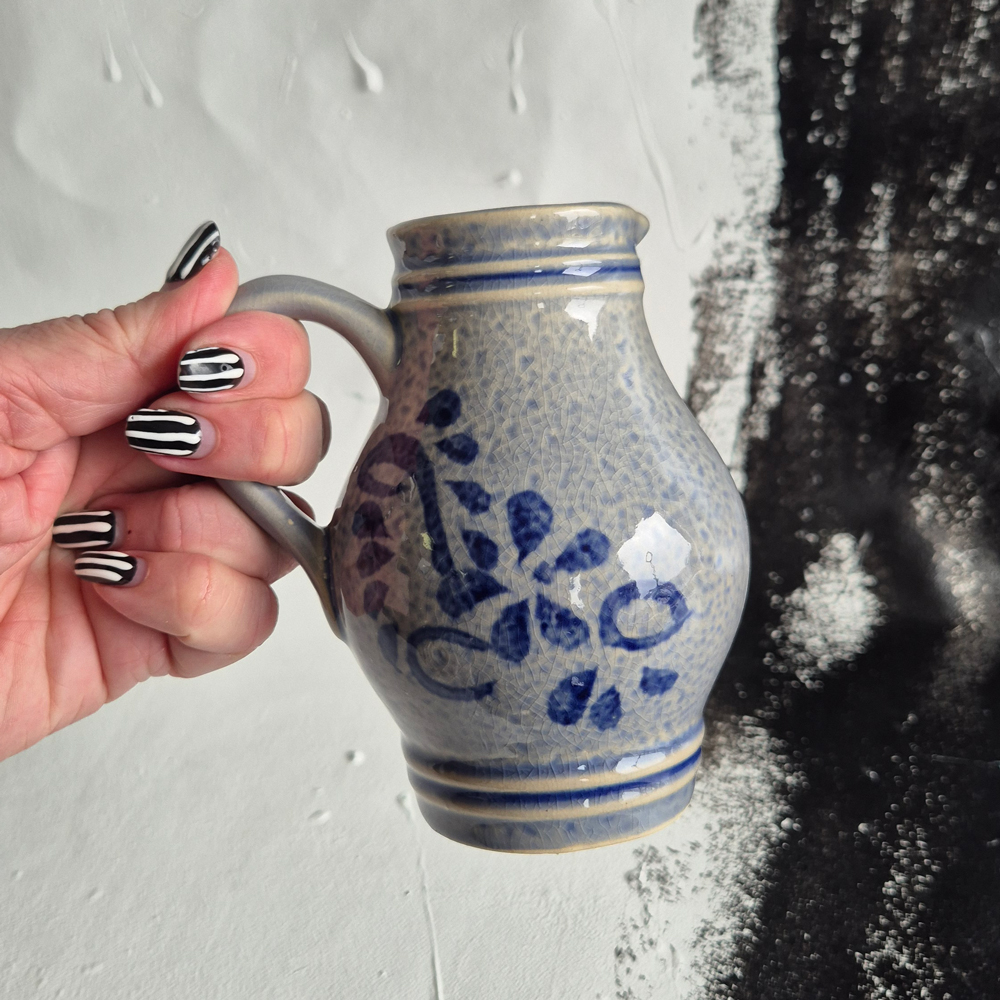 vintage KANNA i gråblått med blått mönster, h 12,5 cm - 4