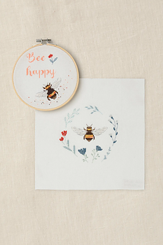 DMC Korsstygnskit 2 st The Well-bee-ing  Ø 15,7 cm - Aida 5,5/14 ct