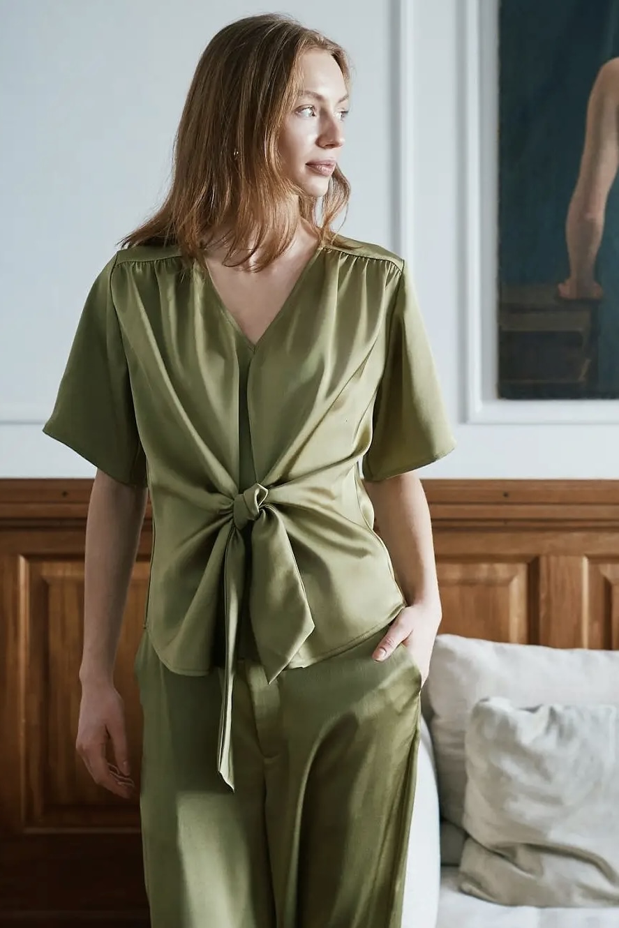 Neo Noir - Casadia Heavy Sateen Blouse Sage Green - 8