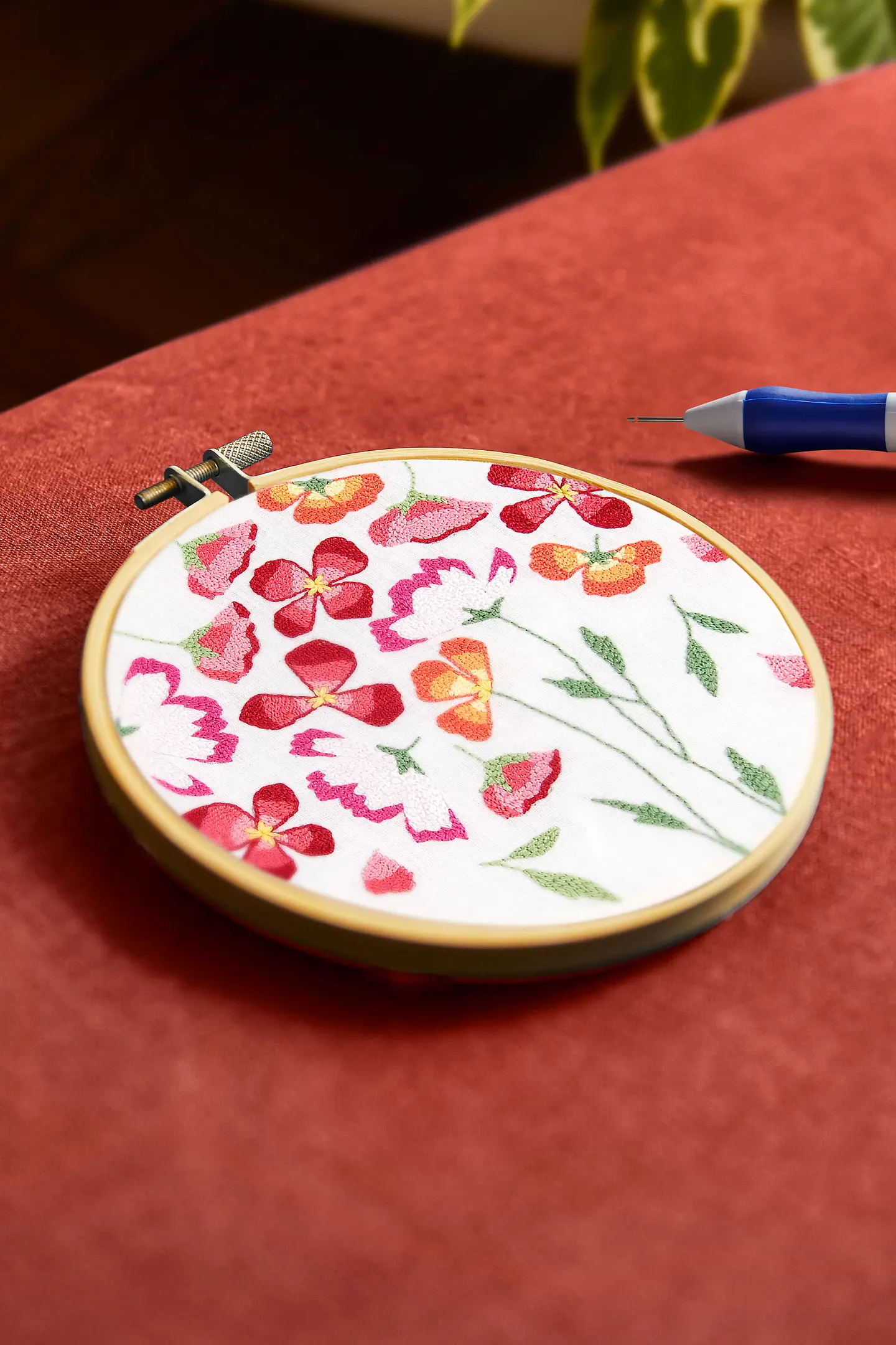 DMC Punch Needle Kit Spring Poppies Ø 14,5 cm  - 4