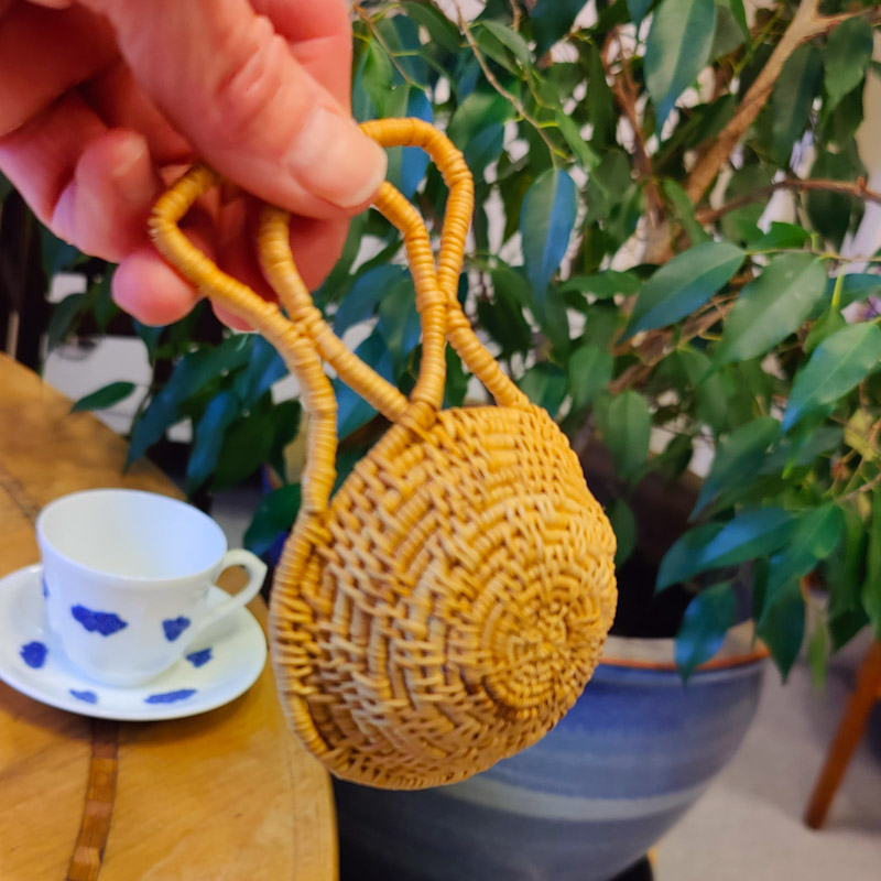 Skål med handtag  i Rotslöjd  - 2
