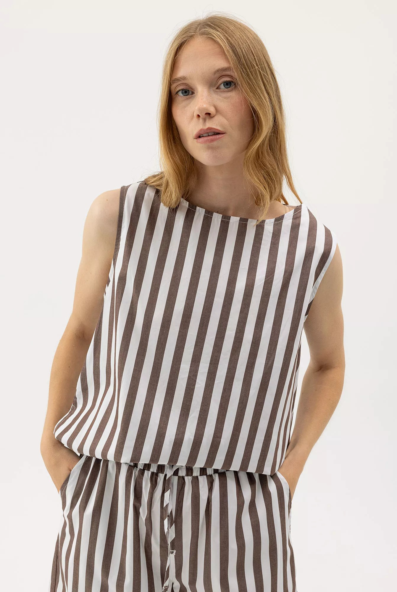 Marie Top - Dark Brown / White - Holebrook