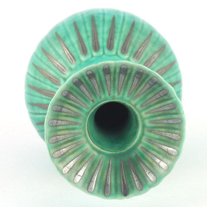 ヴィルヘルム・コーゲ　Argentaシリーズ 　グリーンボトルのベース Vase  (17cm)  1940年代