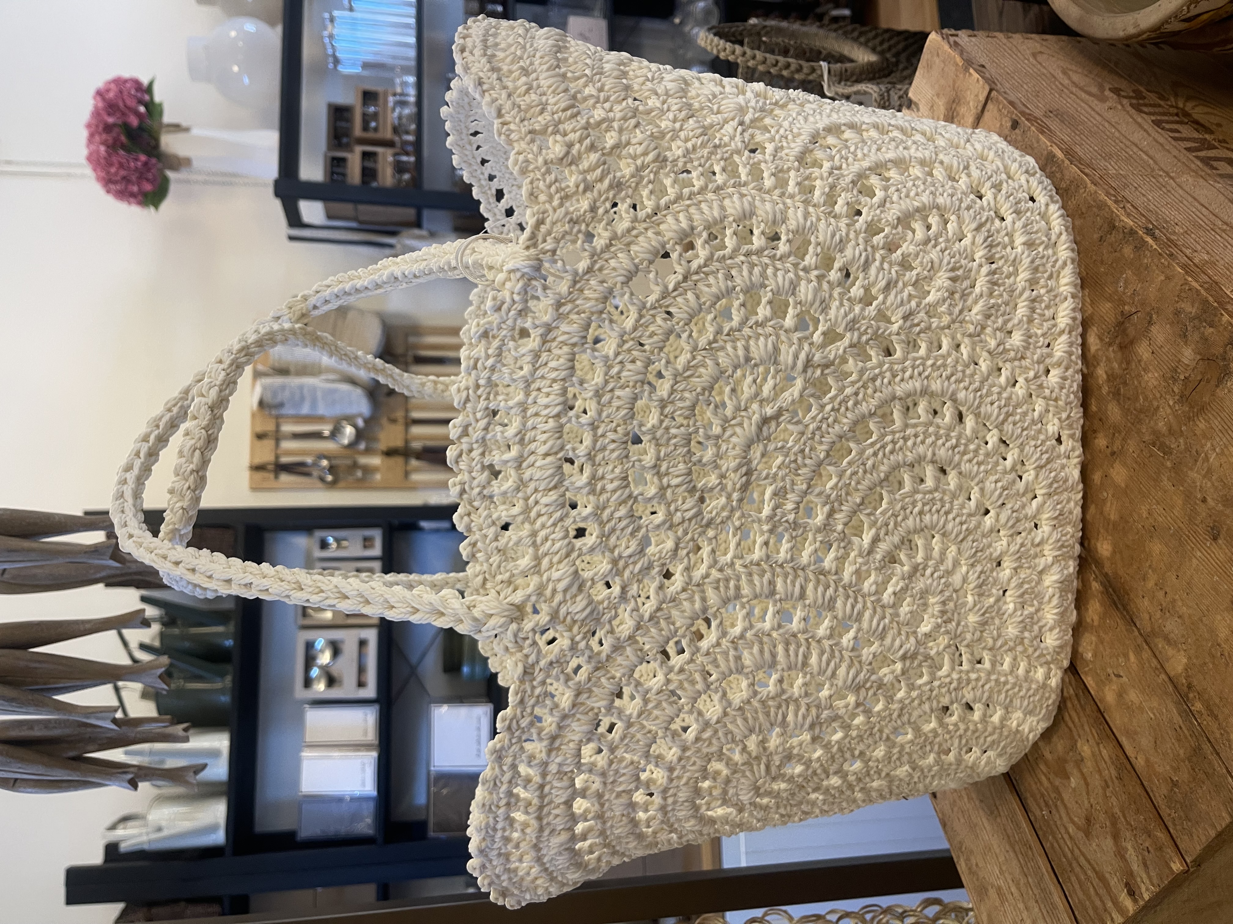 Ceannis Crochet White