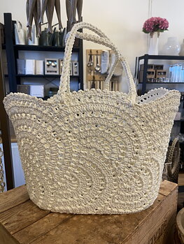 Ceannis Crochet White
