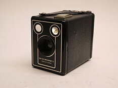 Begagnad Kodak Brownie Six-20 lådkamera