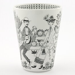 Raija Uosikkinen (Emilia 1959) Cone Vase with Graphic Motif 15 cm (3)