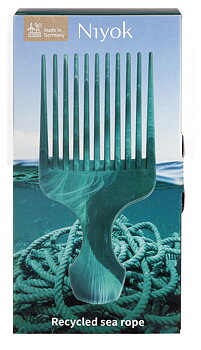 Niyok Afro Comb Recycled Sea Rope i förpackningen som visar att den är gjord av maritim plast
