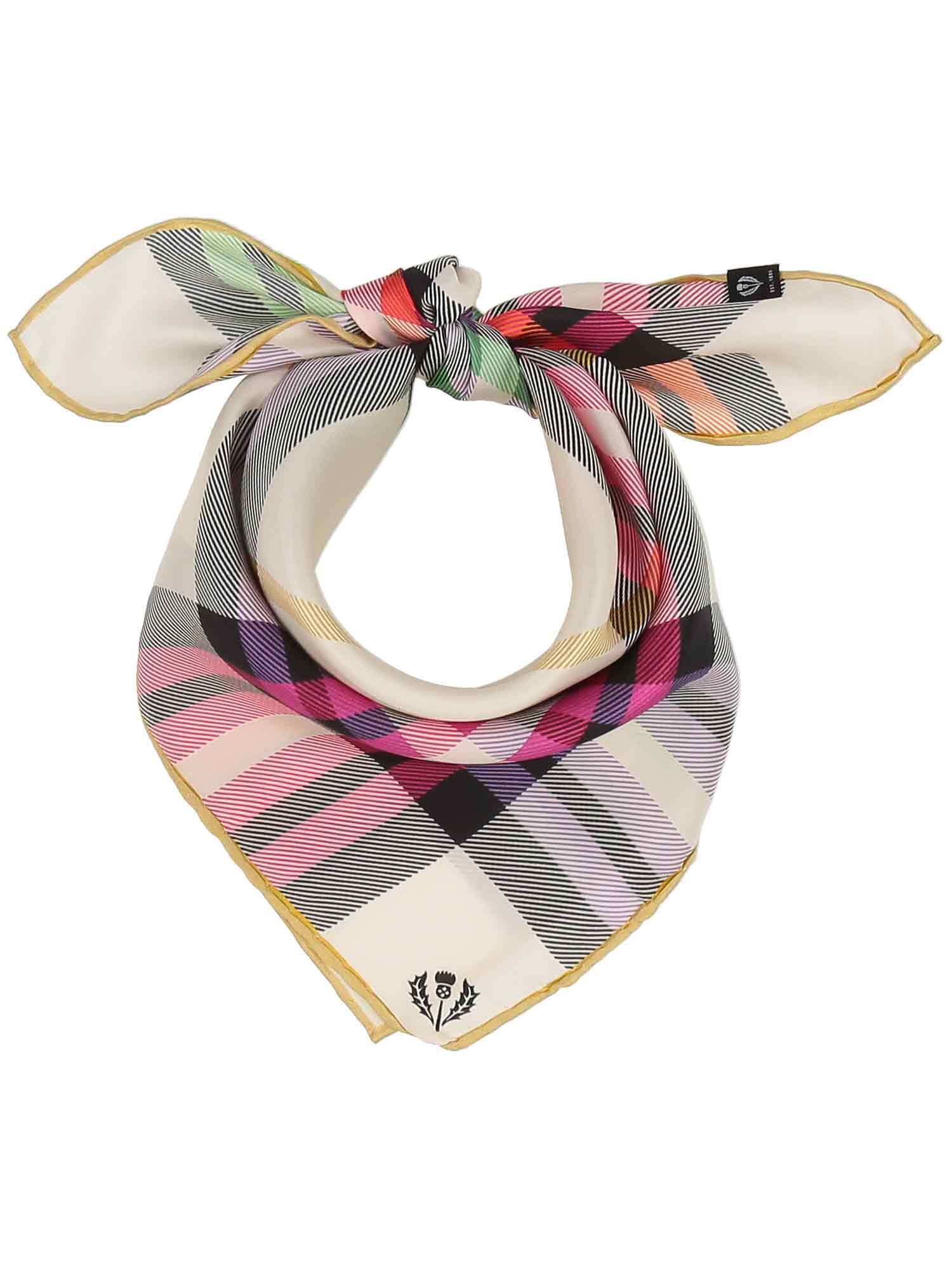 Rutmönstrad sidenscarf 51x51cm  på ljus botten säljs på Hospitalsgatan
