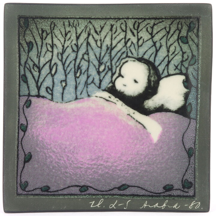 Heljä Liukko-Sundström (1980) Wall Plaque with Girl in Bed Motif 12 cm  [Sample Images]
