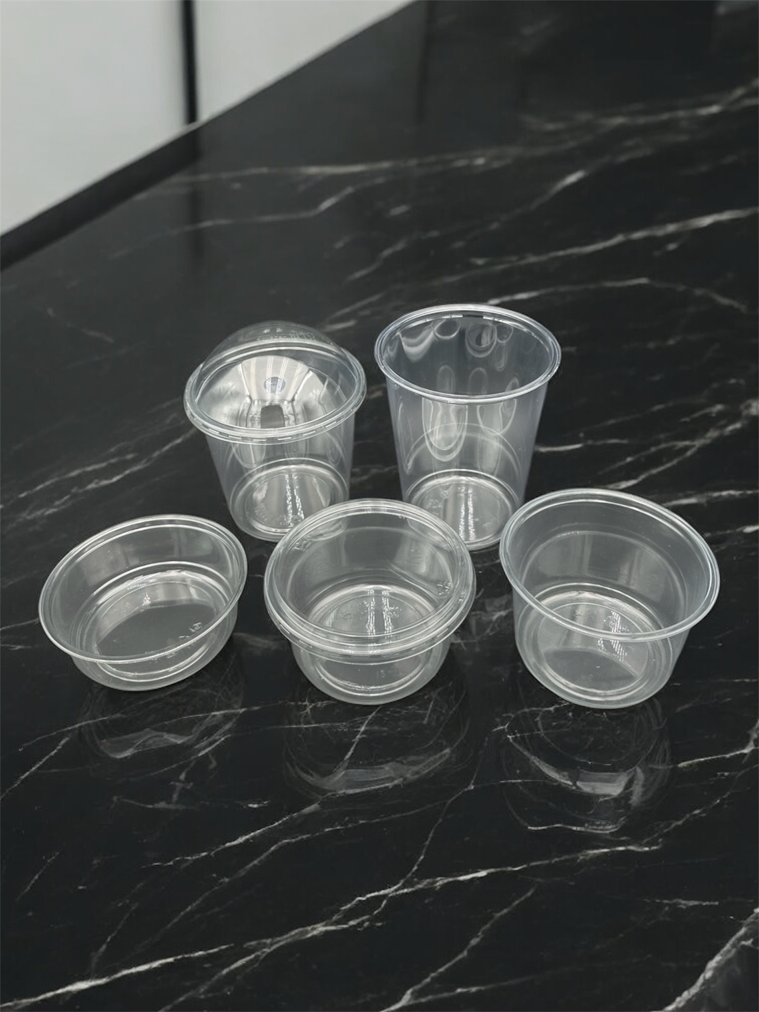 Serie Deli container Ø 117 mm in 5 olika höjder/sizes 23, 36, 48, 72 samt 96 cl