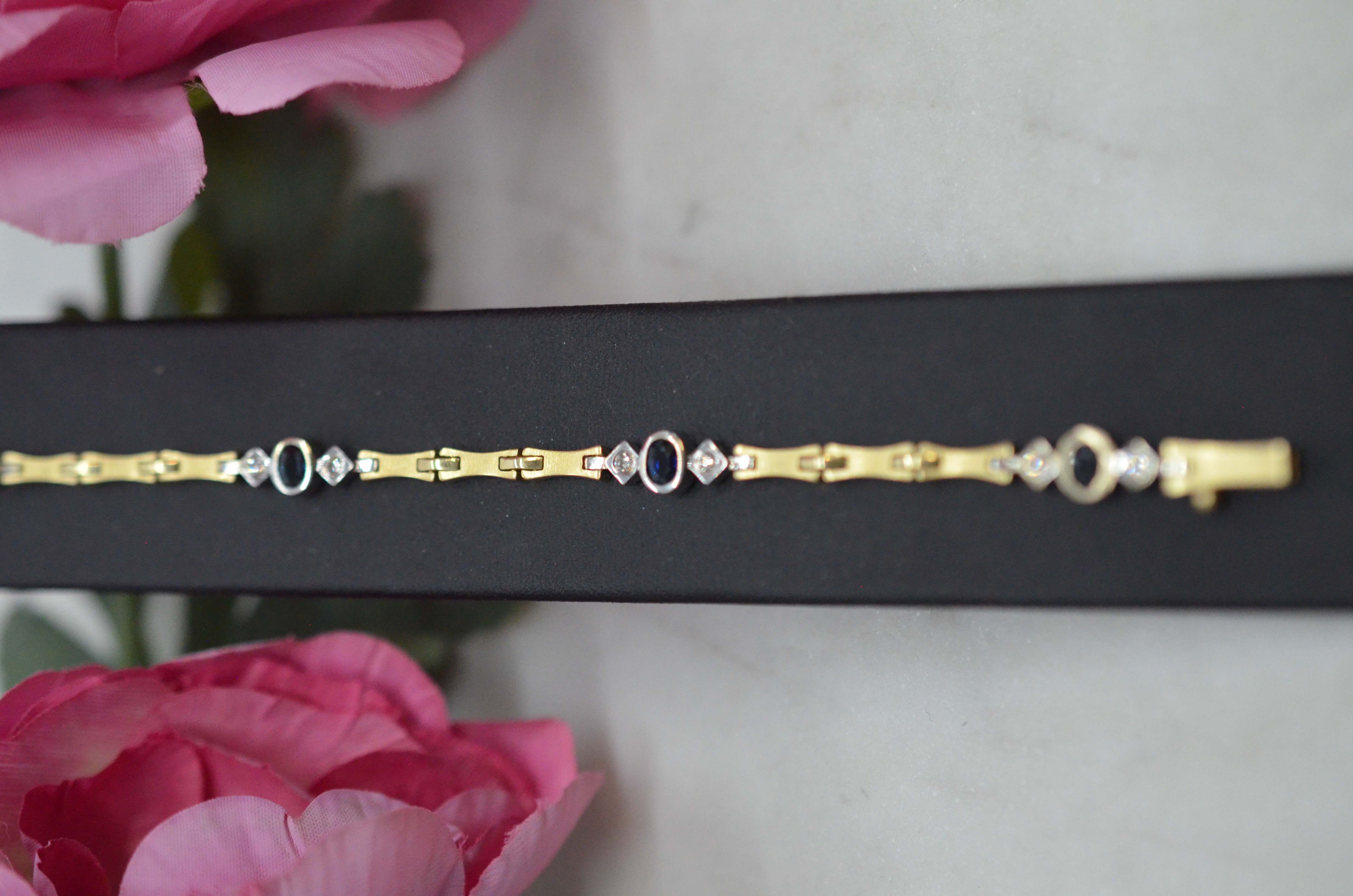 Second Hand 14k bracelet with blue stones and diamonds - 3