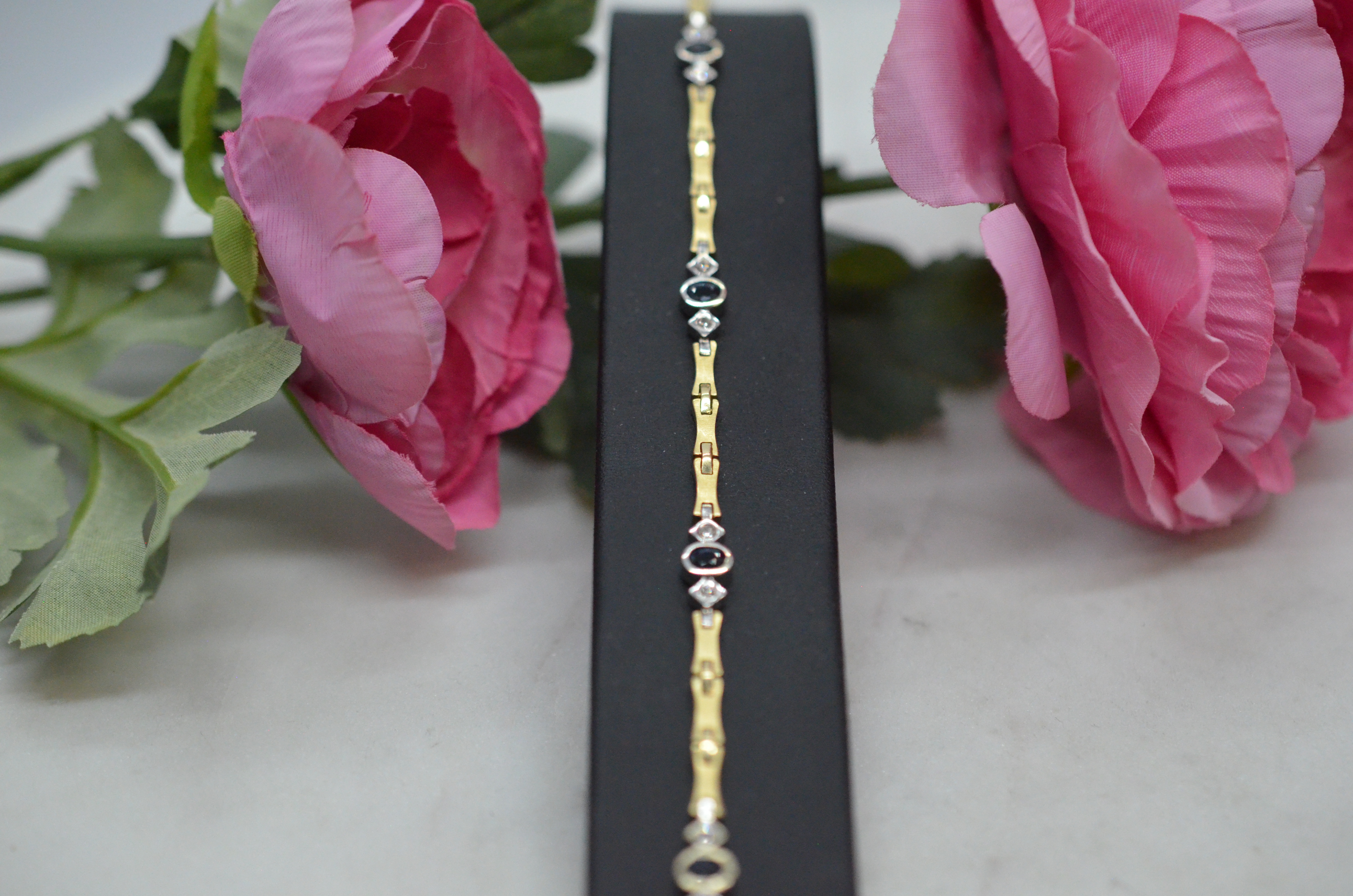 Second Hand 14k bracelet with blue stones and diamonds - 4