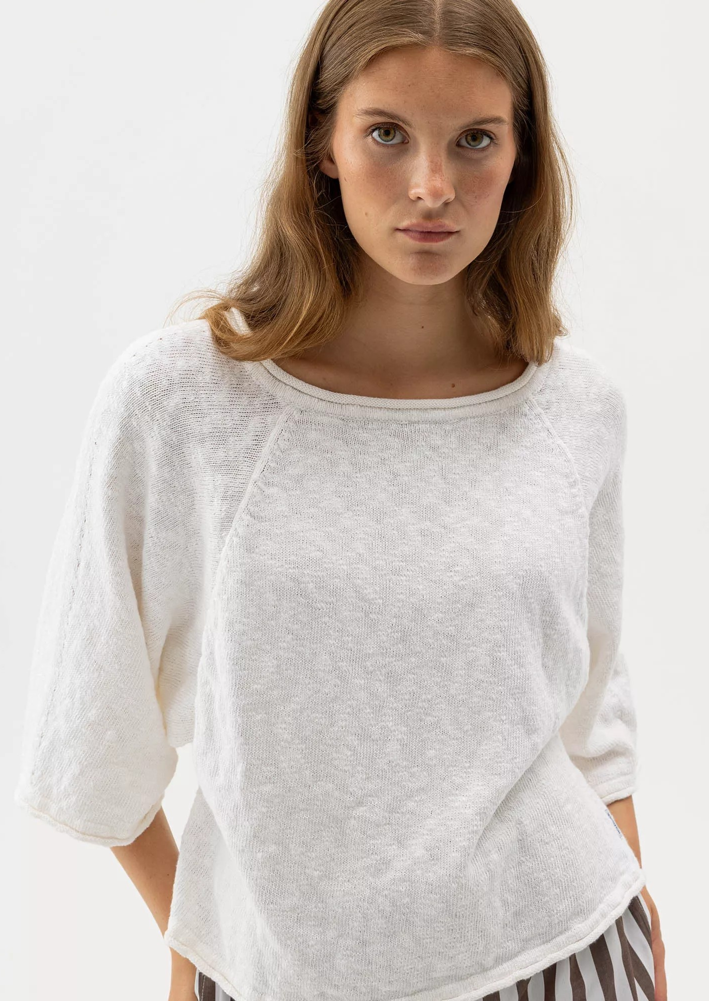 Juni Boxy Top - White - Holebrook - 3