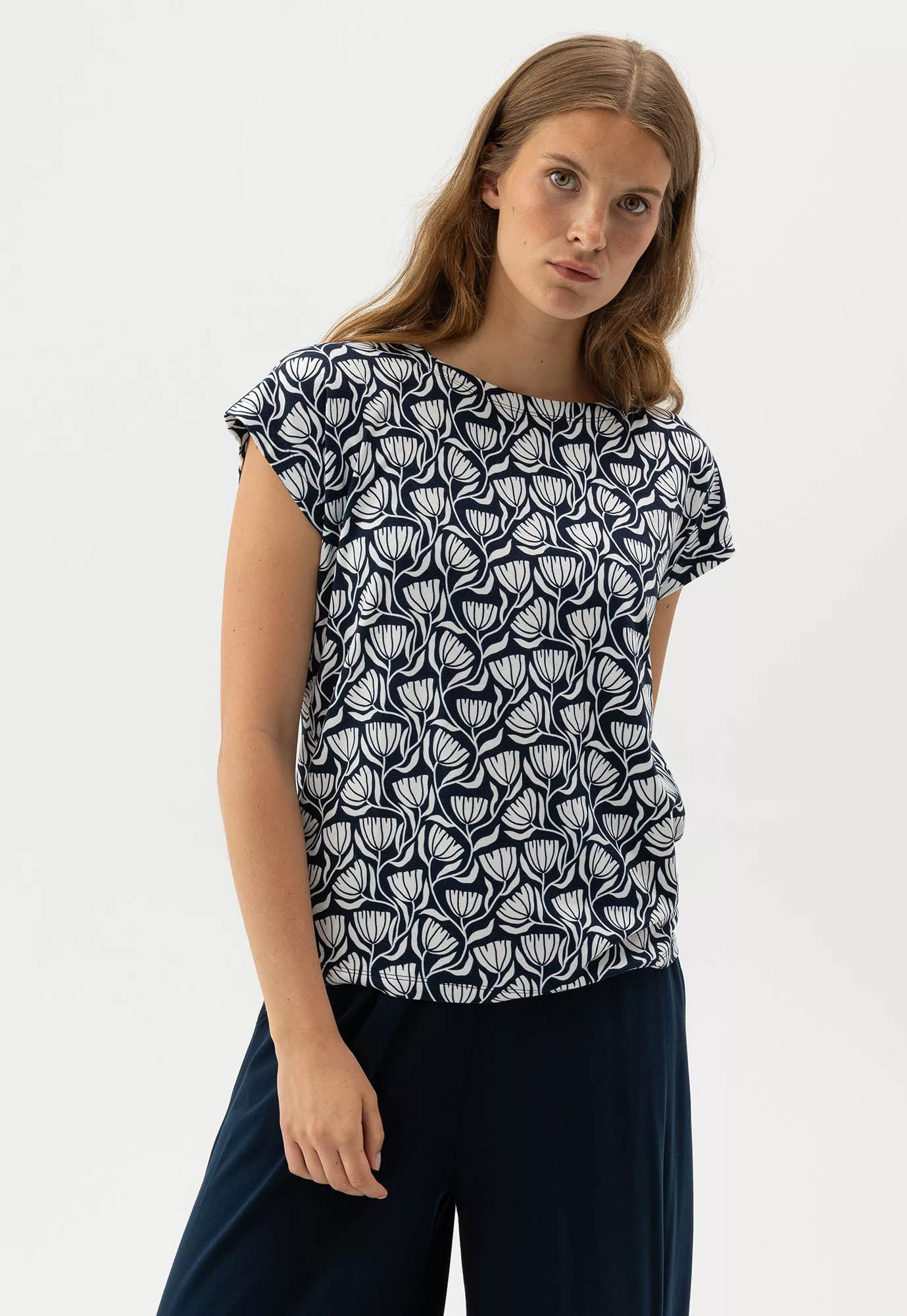 Ellen Capsleeve - Navy Pattern - Holebrook - 3