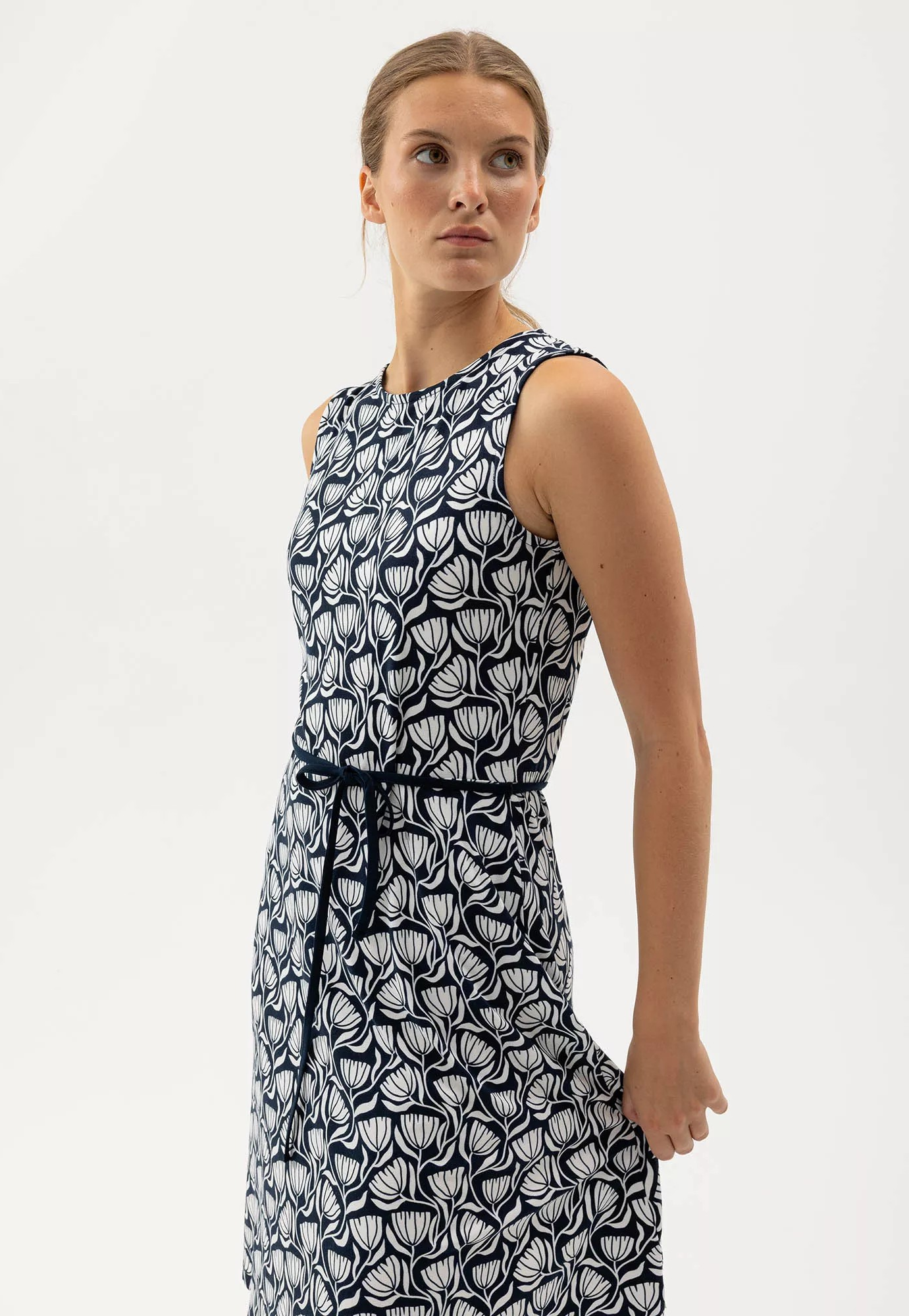 Ellen Dress - Navy Pattern - Holebrook - 3