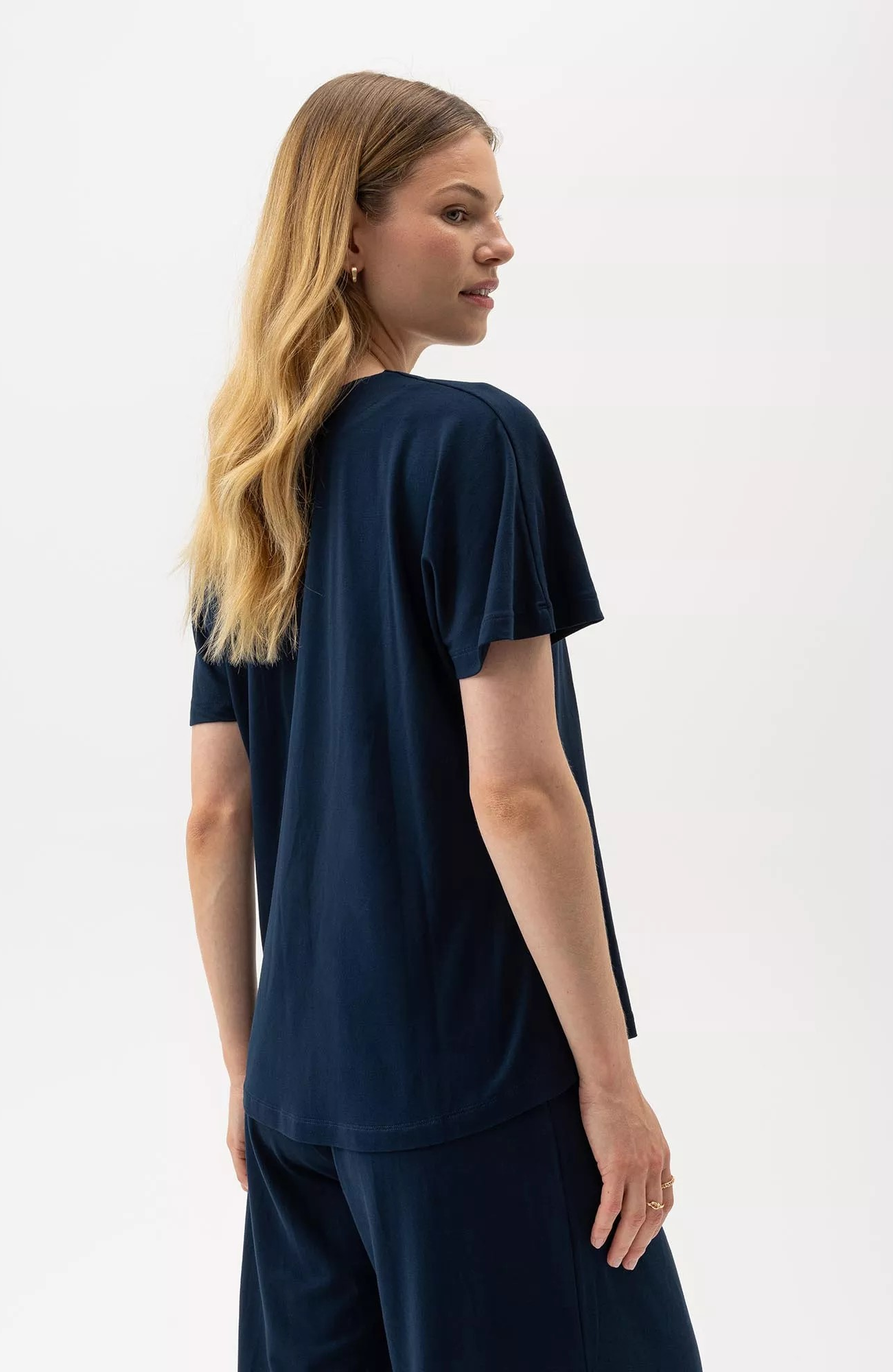 Ellen V-neck Top - Navy - Holebrook