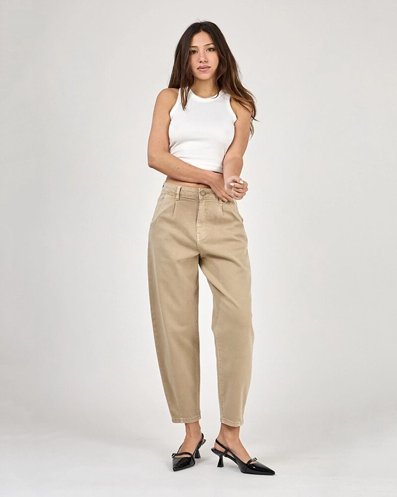 Barreljeans Tiffanie kort mörkbeige