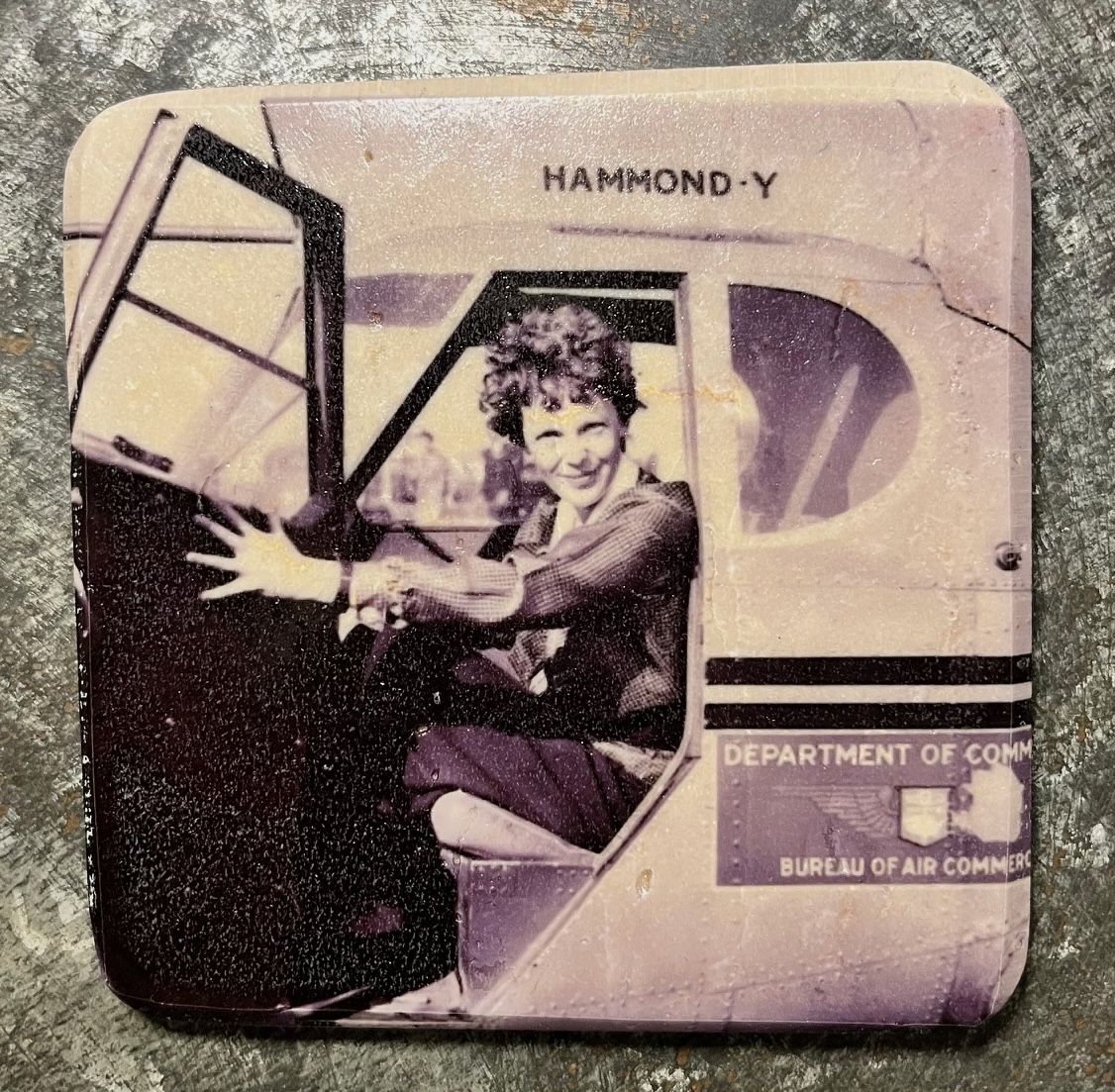 Glasunderlägg – Amelia Earhart