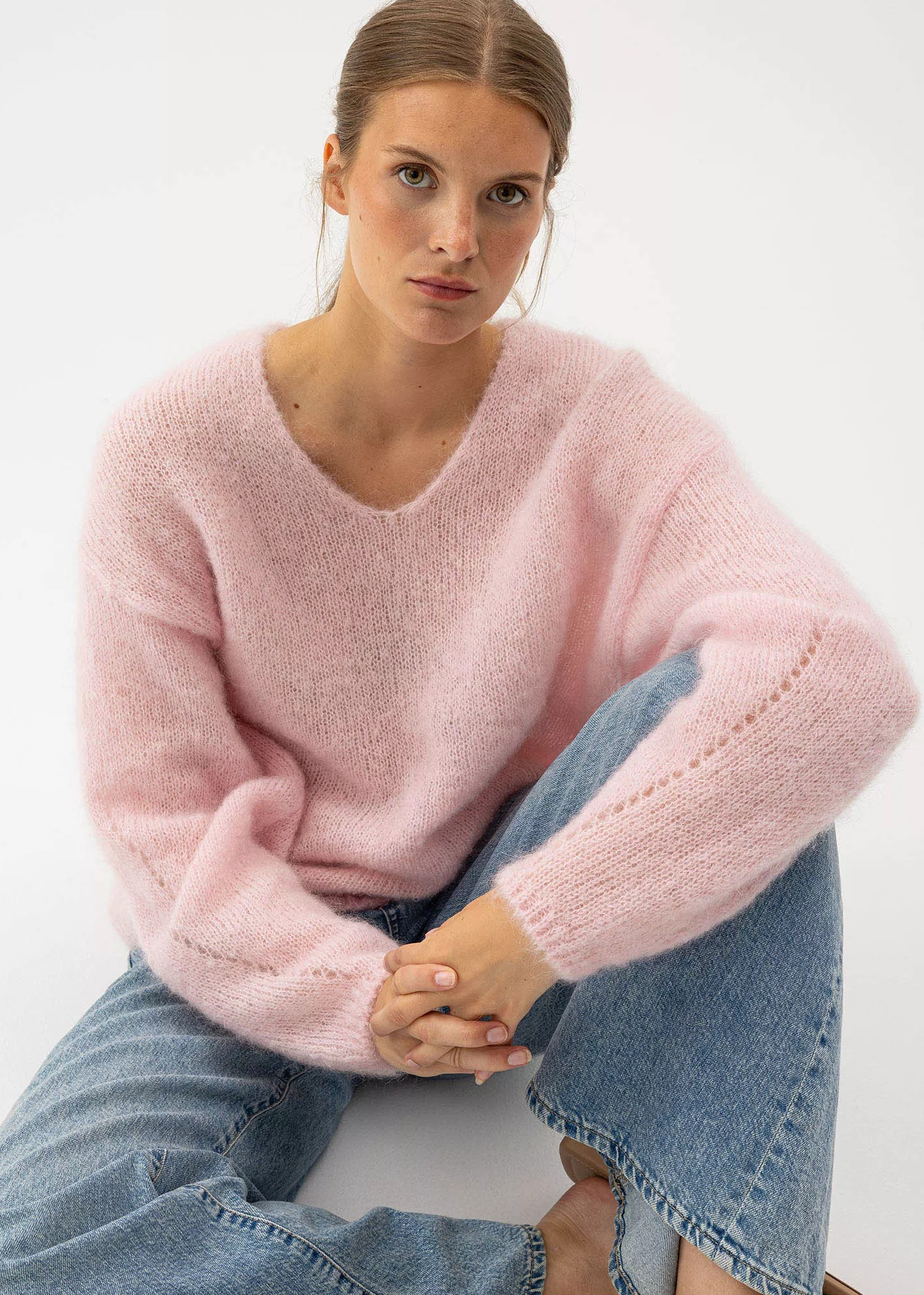 Lilian V-neck - Pink - Holebrook - 3