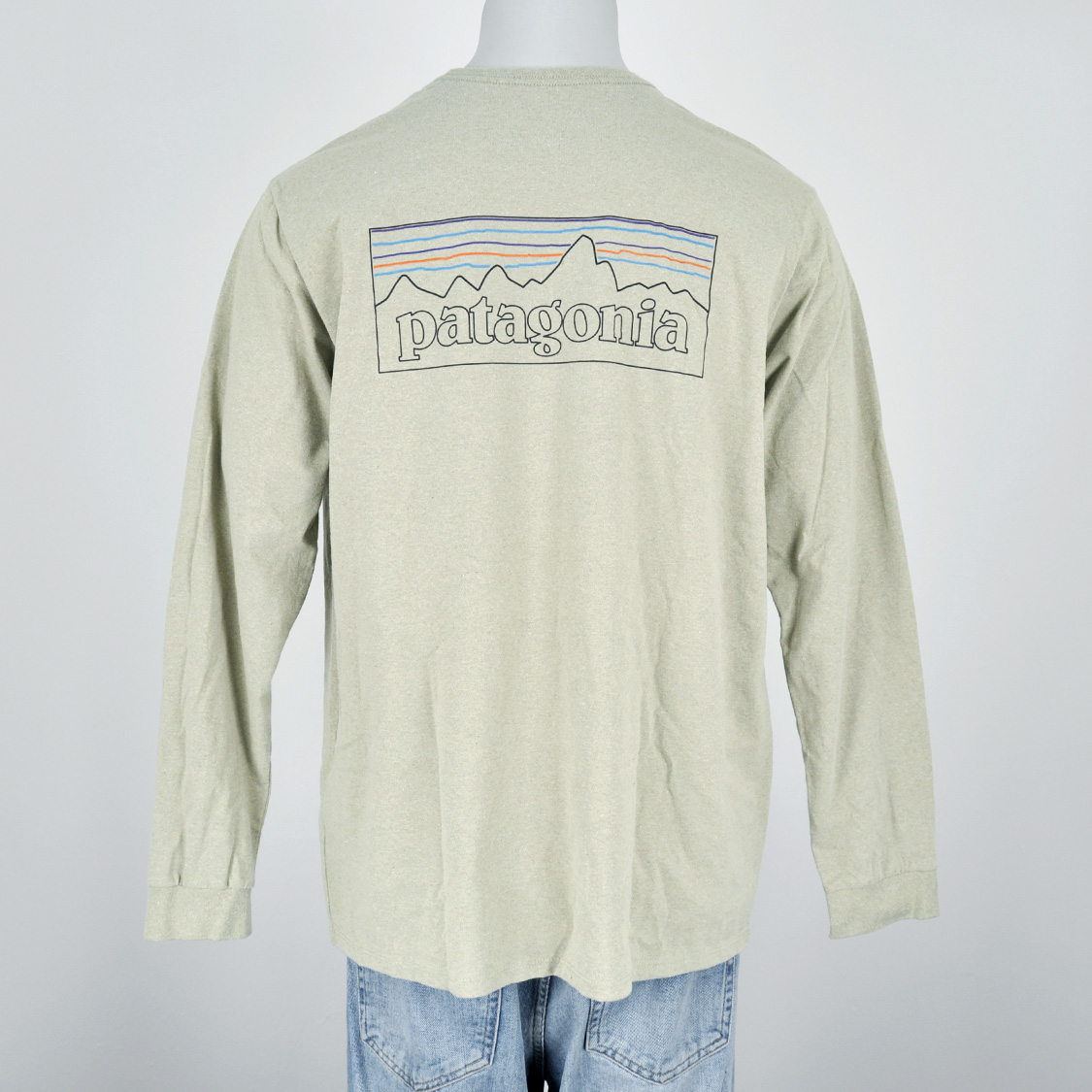 Patagonia - Long-Sleeved P-6 Logo Responsibili-Tee Outline Gumtree Green