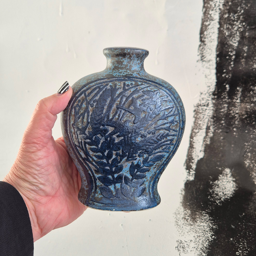 vintage VAS i blåturkost med reliefmönster, Greece, h 15,3 cm - 4