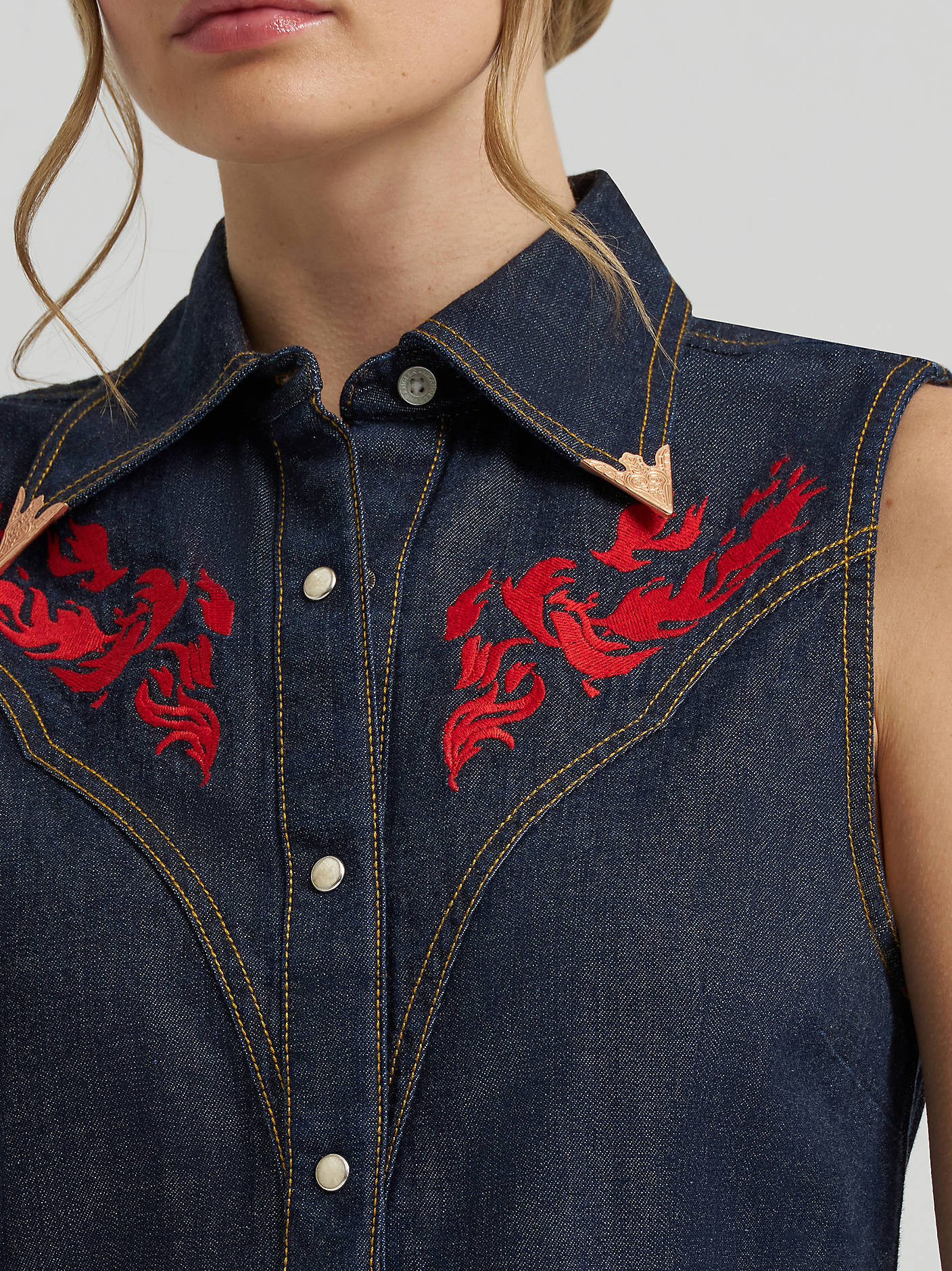 LAINEY WILSON X WRANGLER SLEEVELESS SHIRT - 3