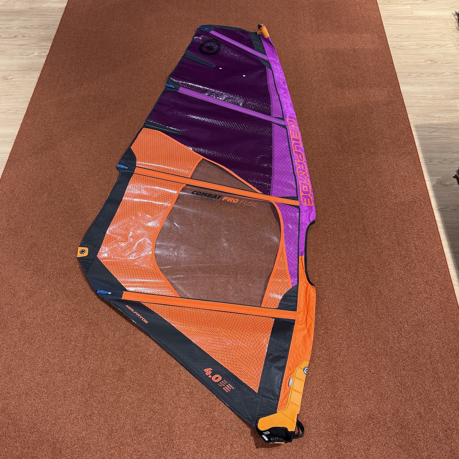 Begagnat vindsurfingsegel 4.0 Neil Pryde Combat Pro Fuse 2025