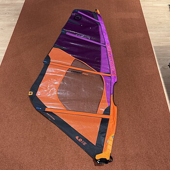Begagnat vindsurfingsegel 4.0 Neil Pryde Combat Pro Fuse 2025