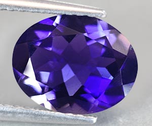 Gema de iolita natural ovalada de lujo de 1,95 ct de alta calidad.