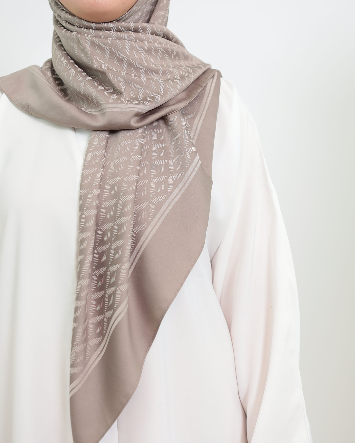 Hijab - Square Viskon 120 cm - Taupe - 4
