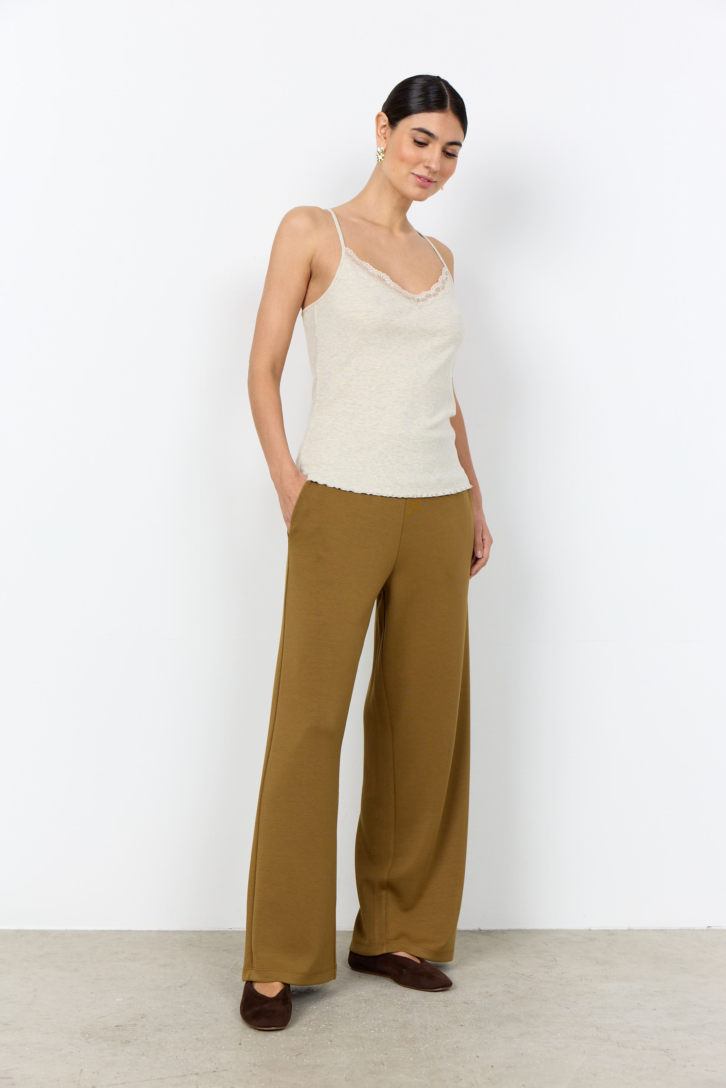 SC-CHANILLA 3 Top Sand Straplinne med spets