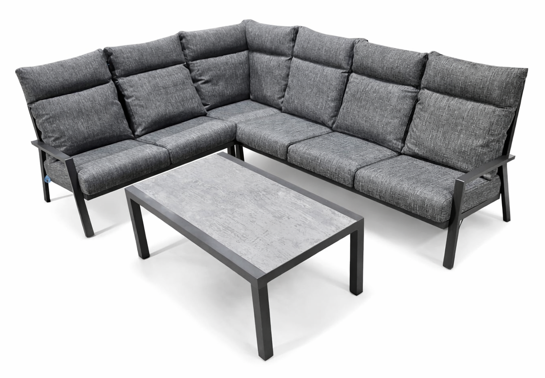 Modern hörnsoffa utomhus i antracit med bekväma dynor och hög rygg för extra komfort.