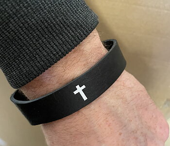 Armband med kors